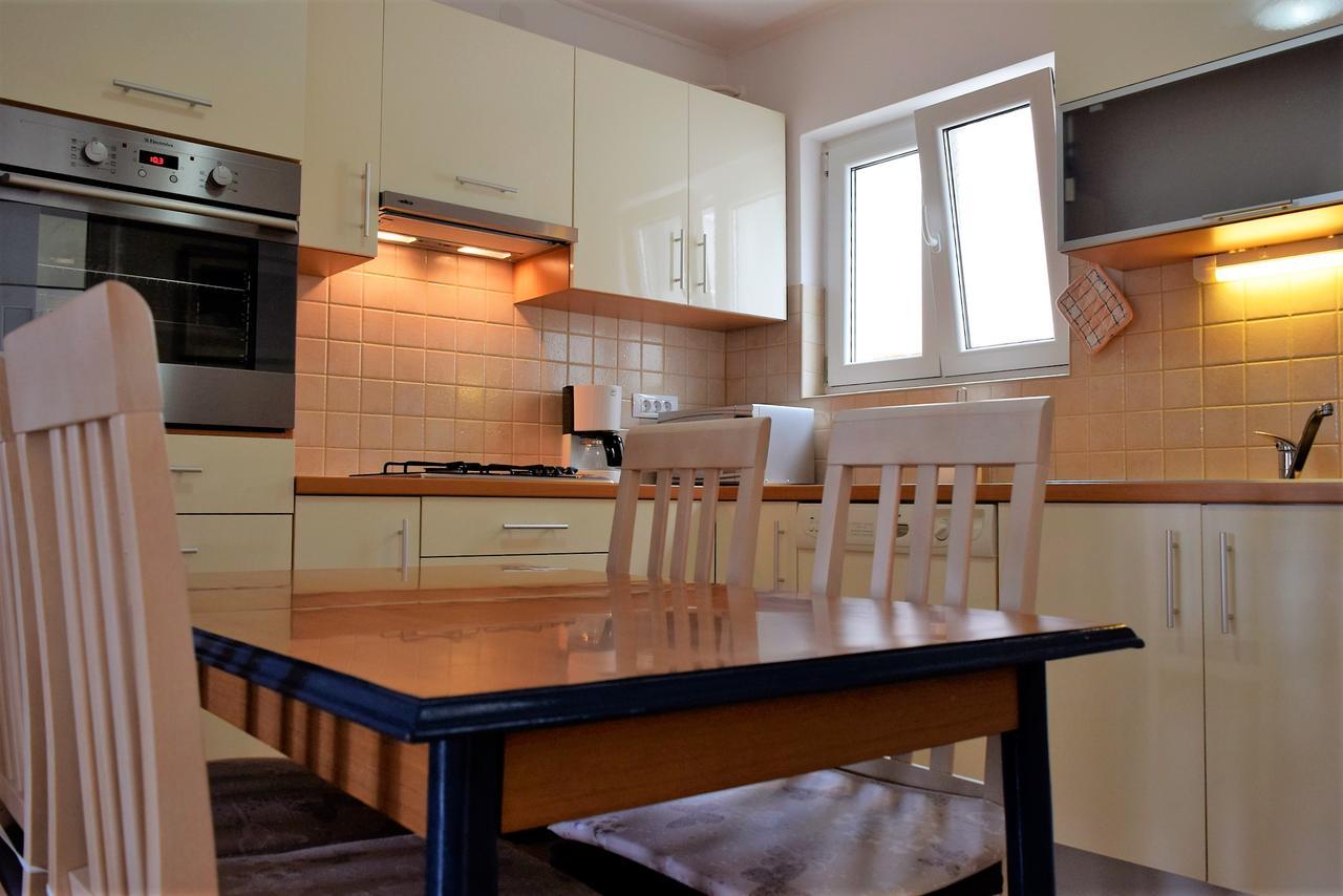 Banjol Sunnyy Beacch Apartments מראה חיצוני תמונה