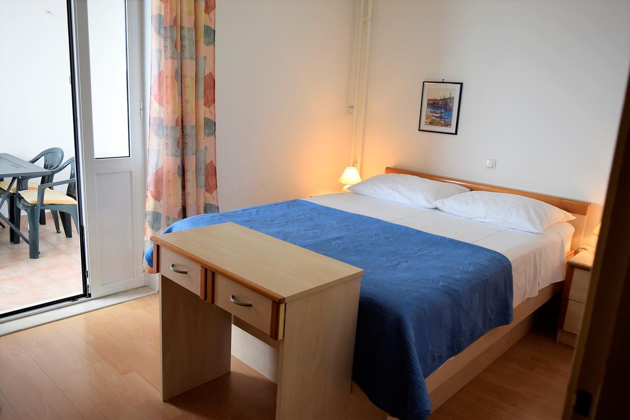 Banjol Sunnyy Beacch Apartments מראה חיצוני תמונה