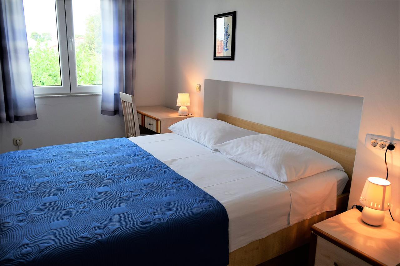 Banjol Sunnyy Beacch Apartments מראה חיצוני תמונה